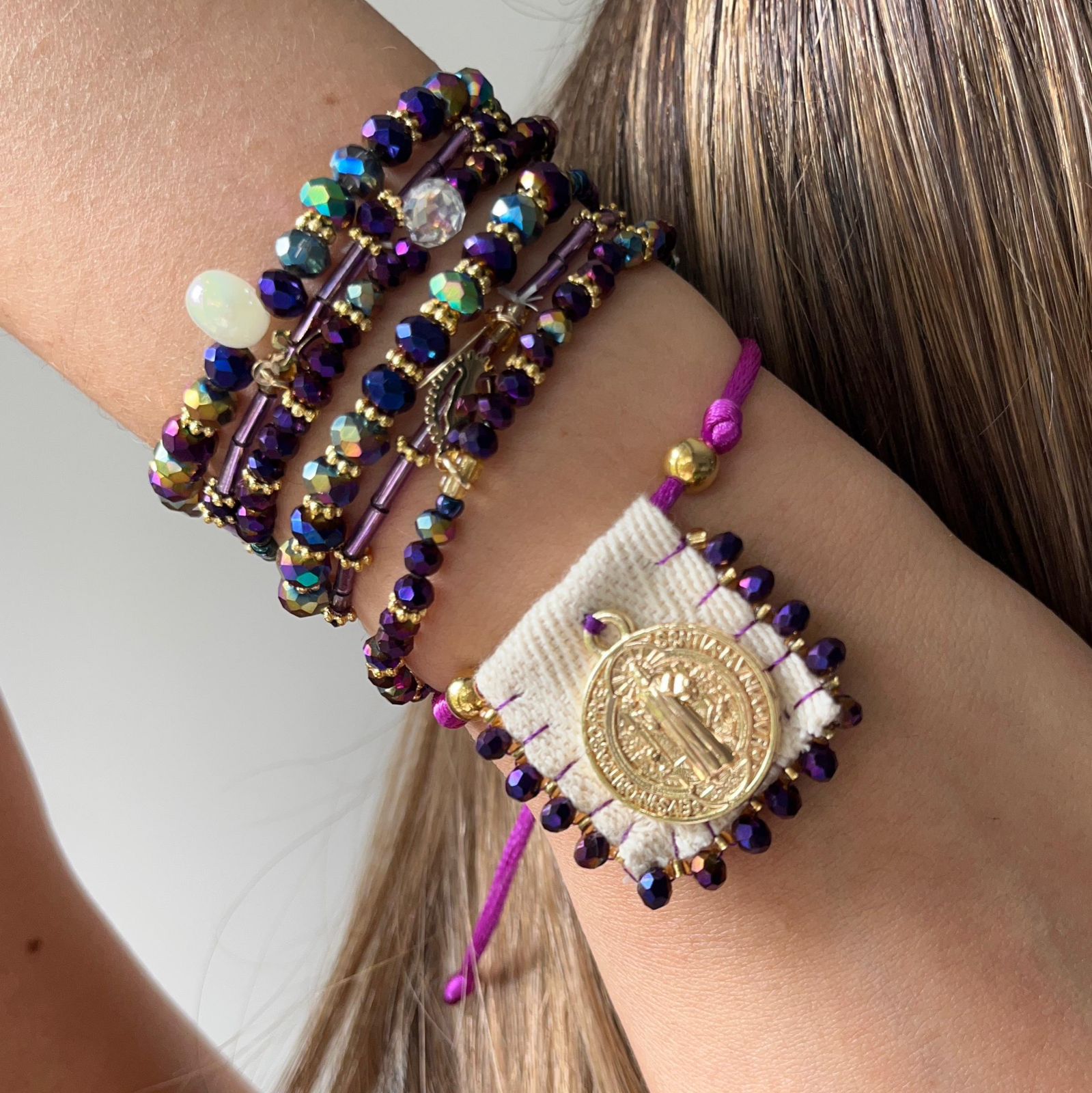Pulsera San Benito fucsia