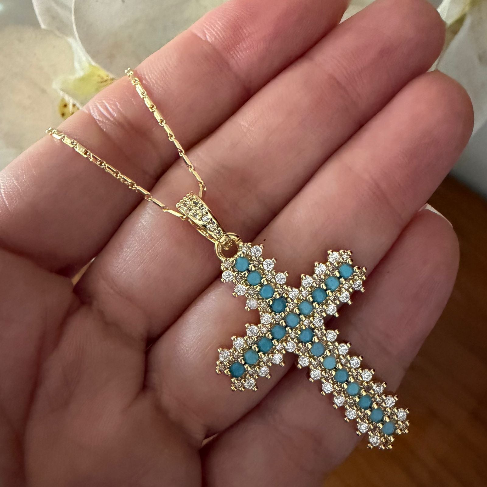 Cadena cross o heart turquesa glam
