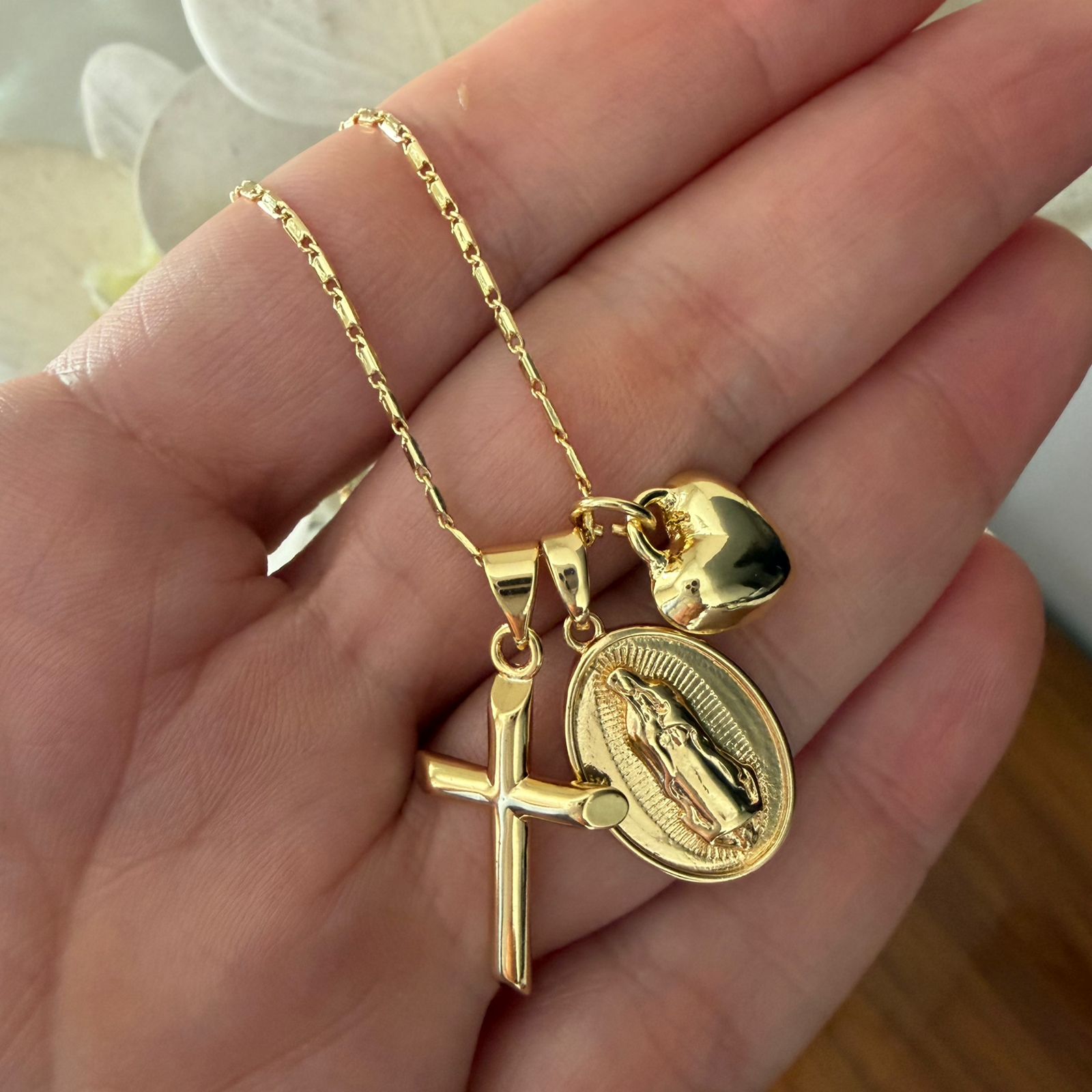 Cadena Virgen de Guadalupe Charms