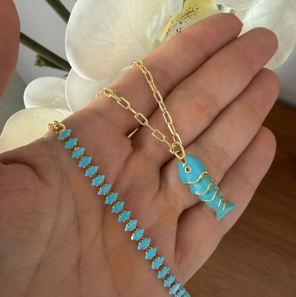 Choker y pez turquesa