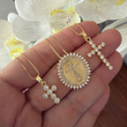 Cadenas crosses