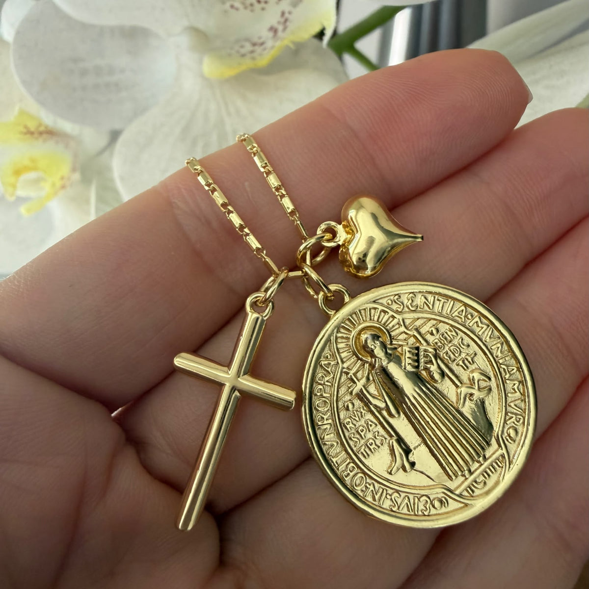 Cadena San Benito Charms