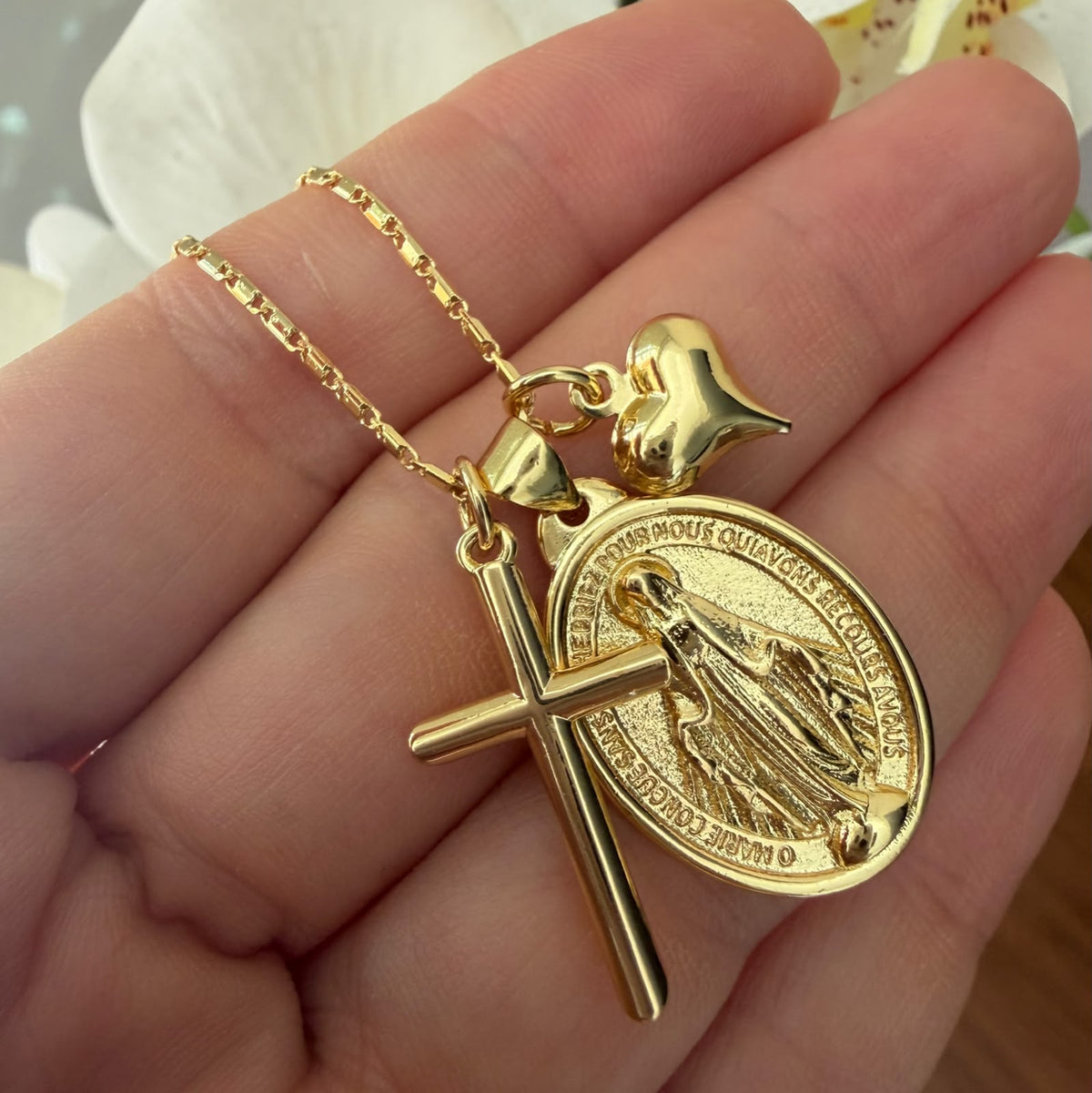 Cadena Virgen Milagrosa Charms