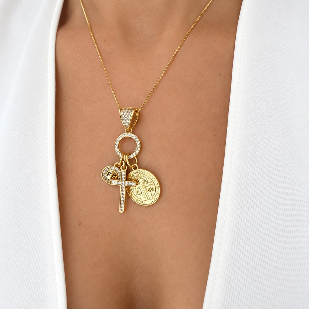 Cadena San Benito, fe , Charms