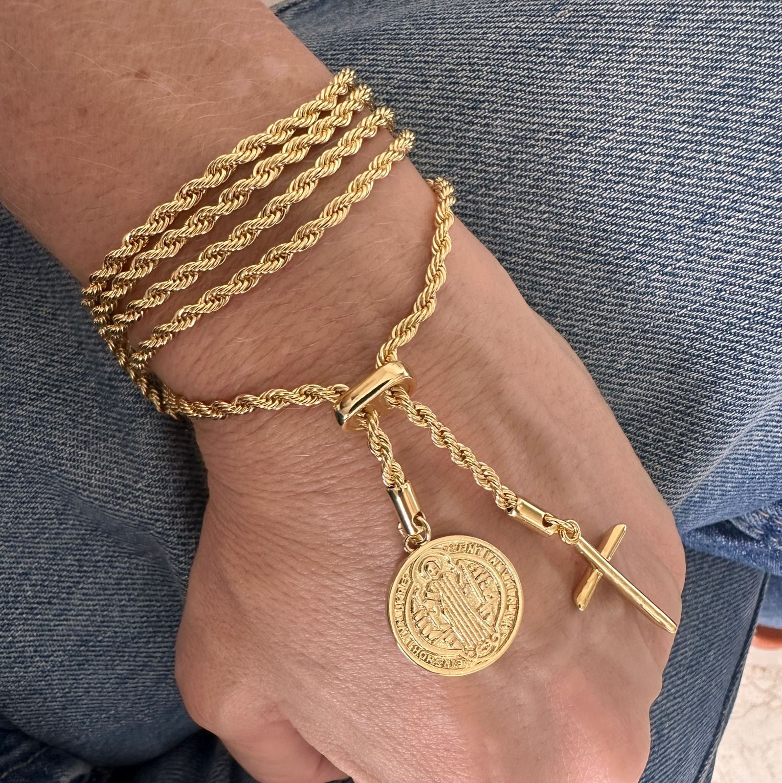 Corbatin o pulsera San Benito